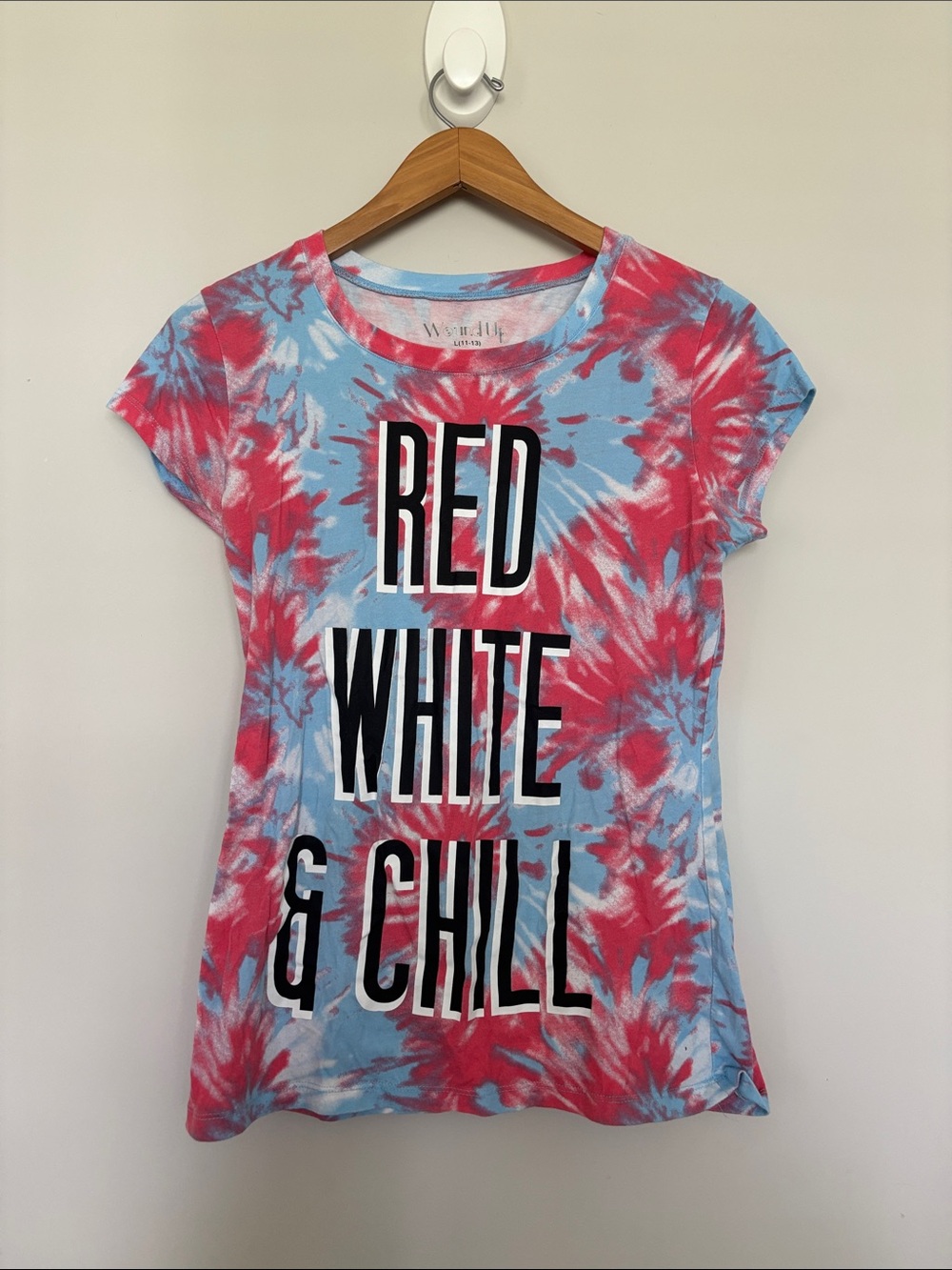 Wound Up Red White and Chill Graphic Tie-Dye Tee Sz L (11-13)